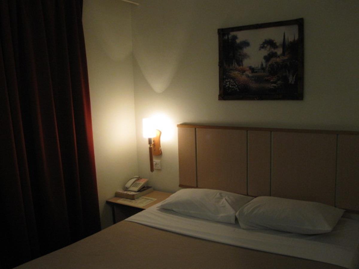 Hotel Sri Sutra - Sungai Buloh เปอตาลิงจายา ภายนอก รูปภาพ